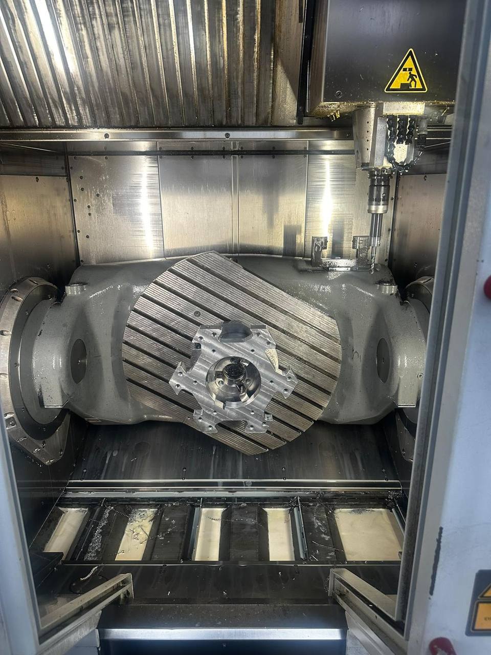 Spindle Camera CNC frēzēšana un virpošana Rīgā — HOLMANSKIS CNC